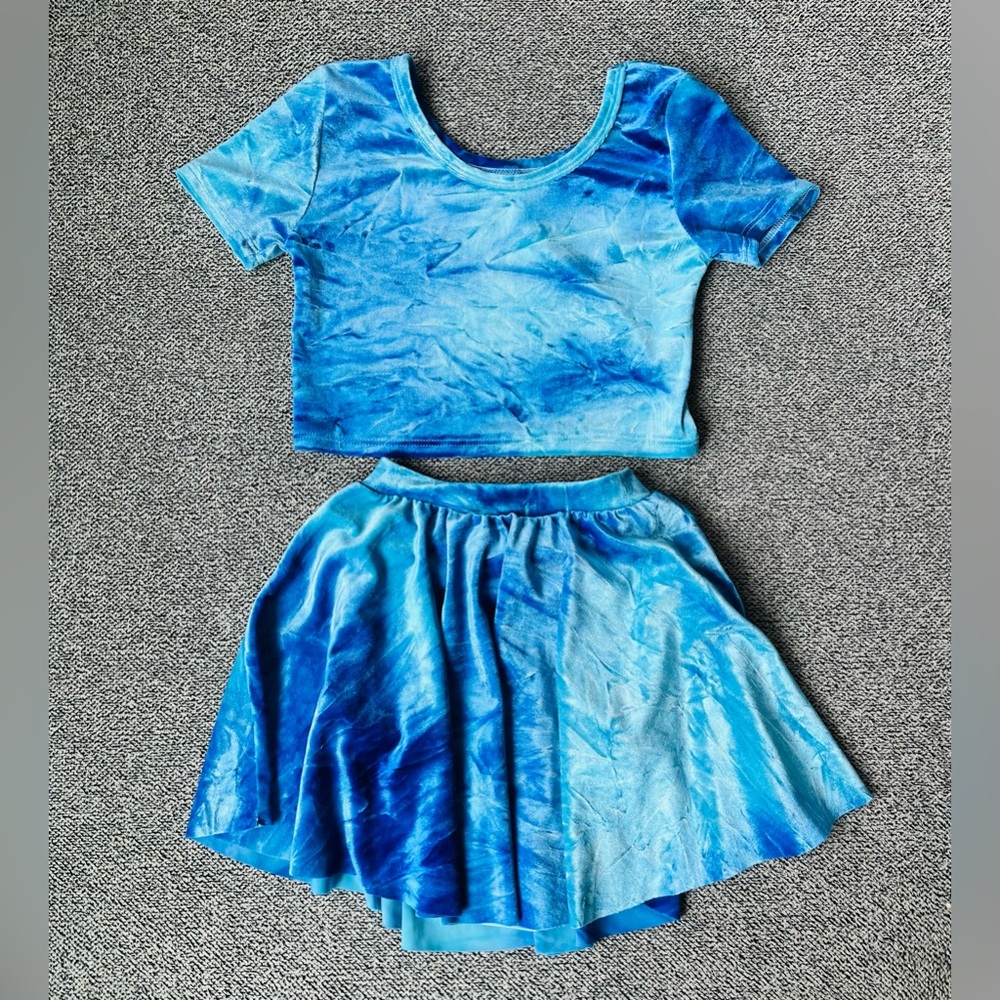 Wild Rich Kids New Ocean Velvet 2-Piece Size 9/10